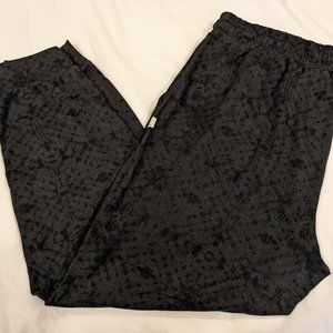 Vuori Performance Jogger | Size XL | Charcoal Grey & Black Print